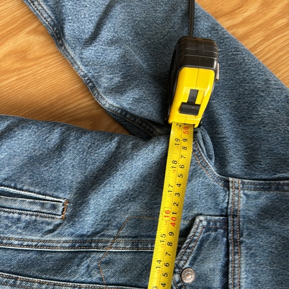 COPY - Women Levi’s fleeced lined Jean jacket - Picture 10 of 14